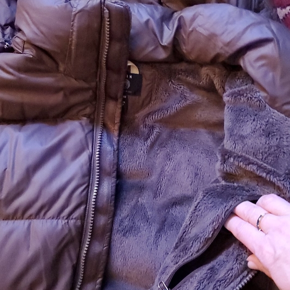 Mountain Hardware "Downtown" parka puffer - Picture 11 of 11